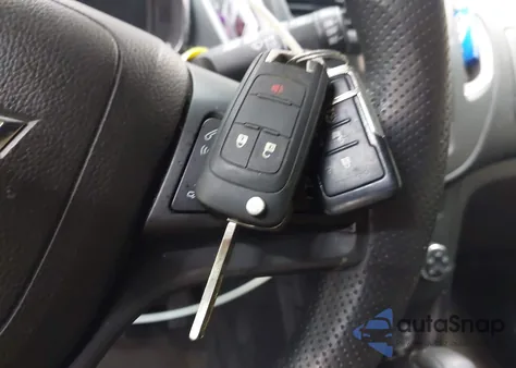 2016 Chevrolet Trax 1Ls z USA, uszkodzony, nr VIN KL7CJKSB1GB760082